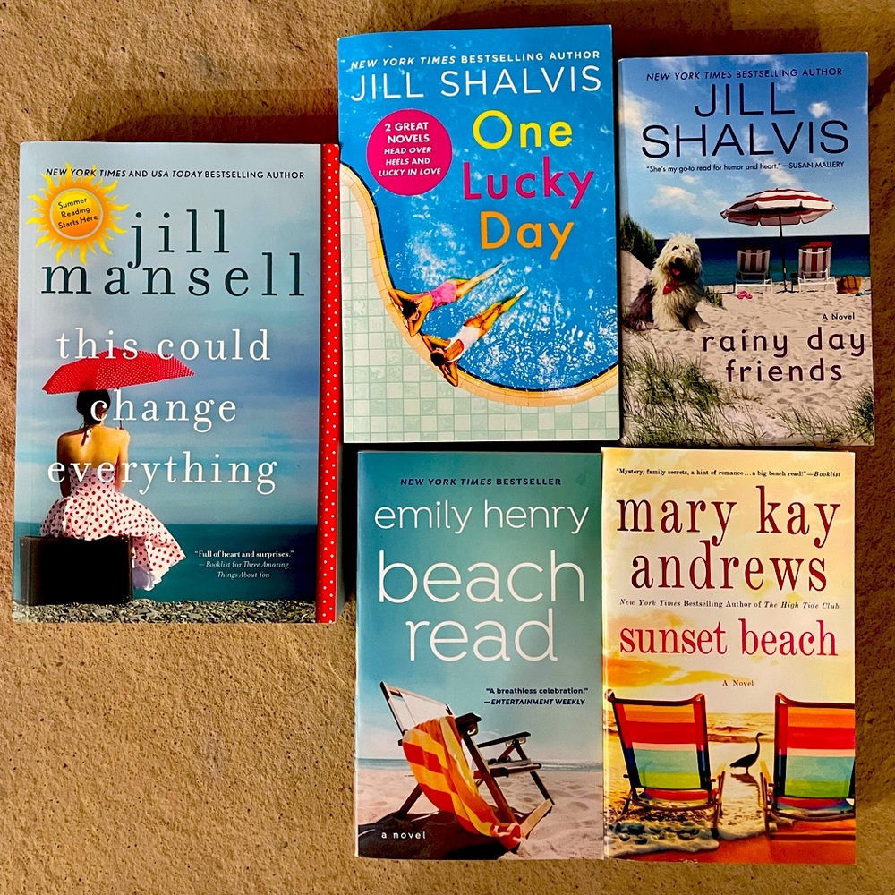 Lot of 5 Summer/Beach reads.